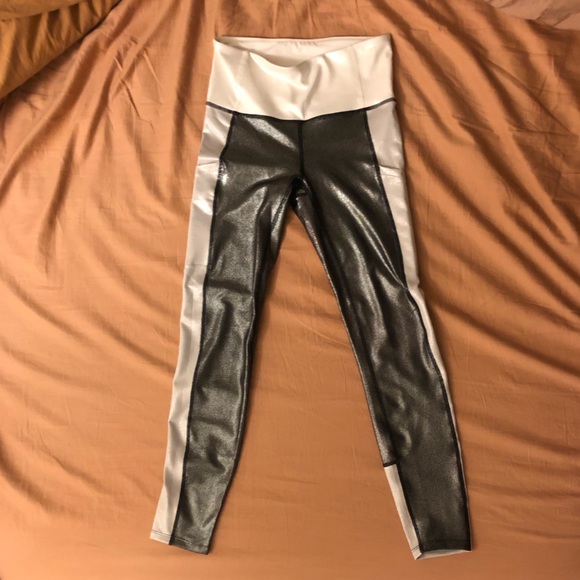 Y2K Two Piece, Sports Bra & Legging Vintage Style Metallic Rave Workout Gym Set - Picture 3 of 7